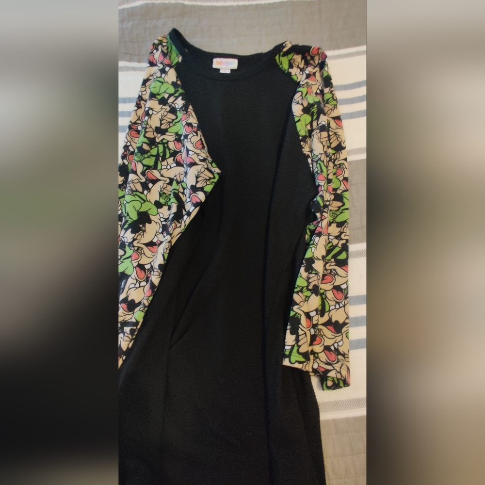 Women's LuLaRoe Randy Goofy Sleeve T- Shirt Size L